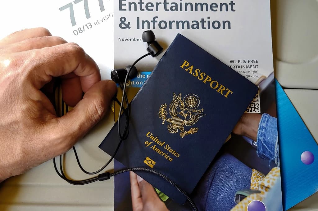Booking vé máy bay và khách sạn để xin visa: lưu ý