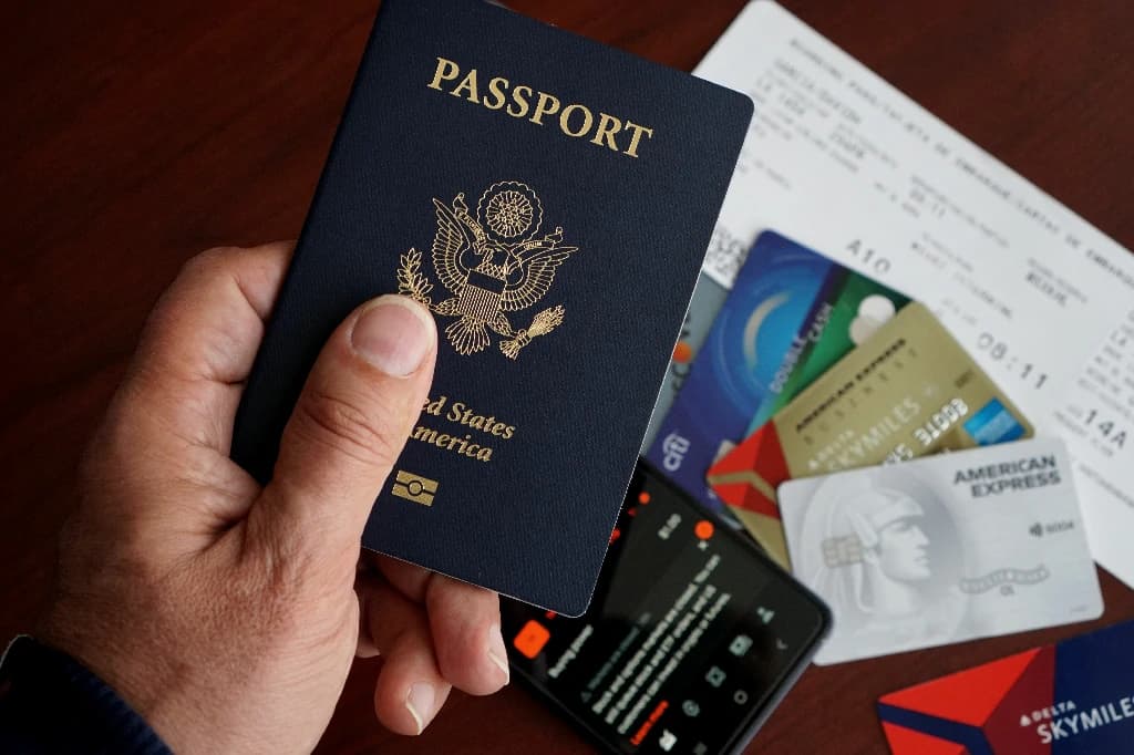 Đổi hộ chiếu mới khi visa còn hạn ở hộ chiếu cũ