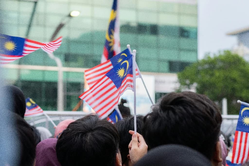 eSIM Malaysia giá bao nhiêu? Bảng giá gói data mới nhất