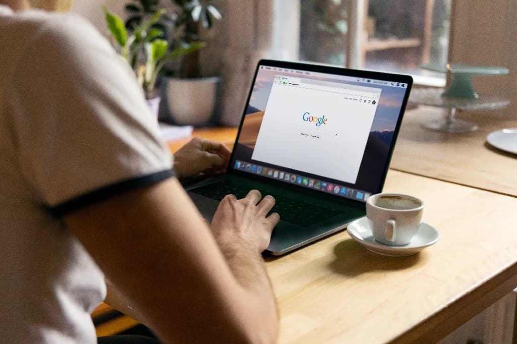 Google Photos (sao lưu) tốn bao nhiêu data? Cách ước tính khi du lịch