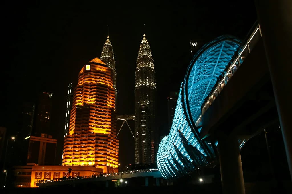 Internet khi đi Malaysia: các cách có mạng và chi phí