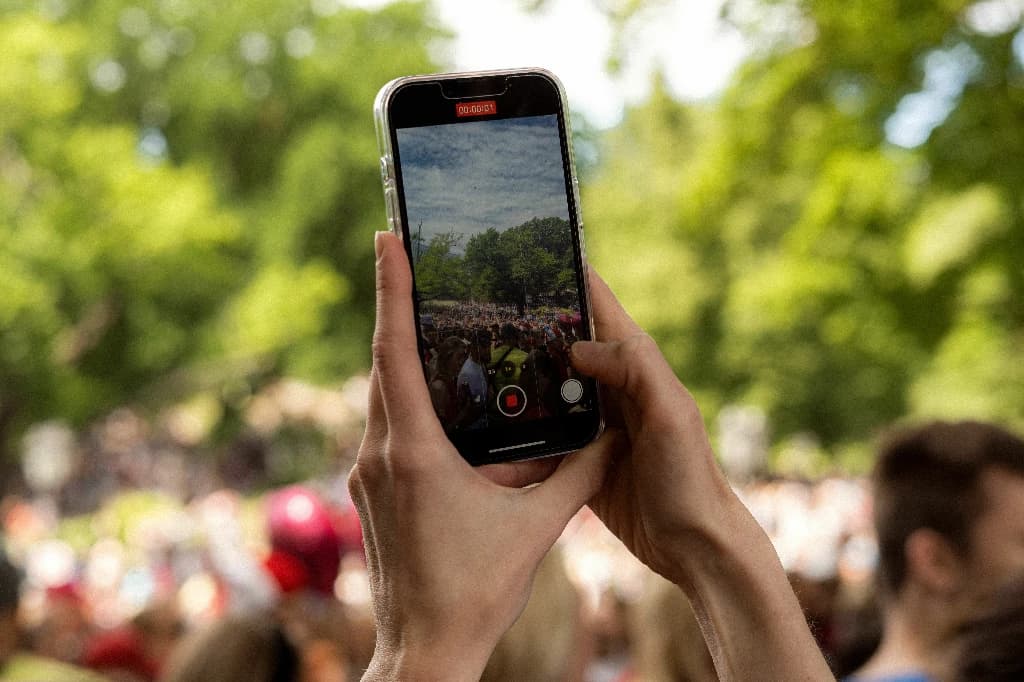 Livestream Facebook tốn bao nhiêu data? Cách ước tính khi du lịch